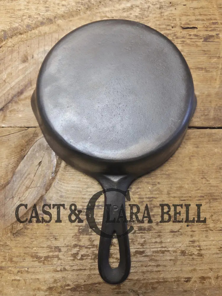 Unknown mystery egg skillet. Really cool daily user to own and use. Very similar to unmarked Wagner P on handle (SC24)