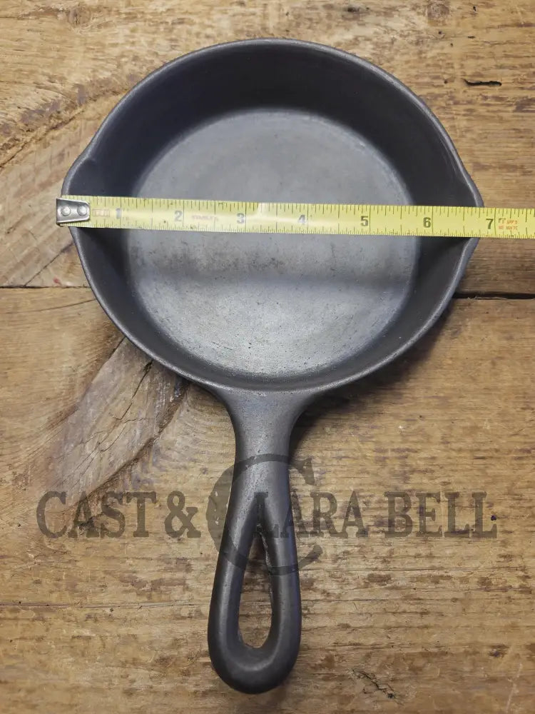 Unknown mystery egg skillet. Really cool daily user to own and use. Very similar to unmarked Wagner P on handle (SC24)