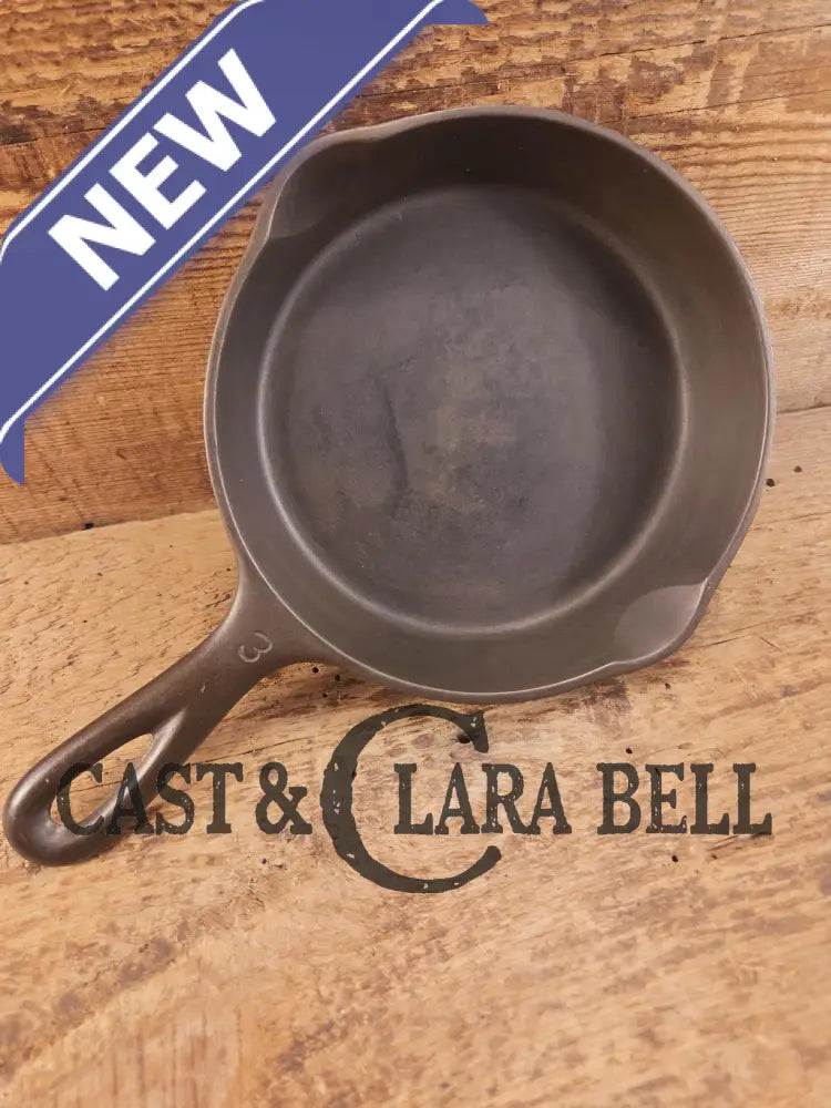 Unknown mystery egg skillet. Really cool daily user to own and use. Very similar to unmarked Wagner (SC24)