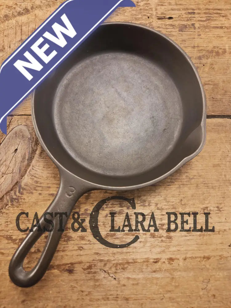 Unknown mystery egg skillet. Really cool daily user to own and use. Very similar to unmarked Wagner (SC24)