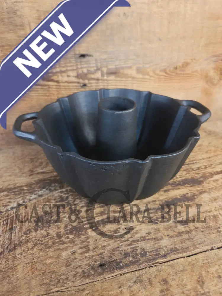 Unknown ’The Poser’ style 10 Cup German style (Gugelhupf) pan. Really beautiful! - Bakeware