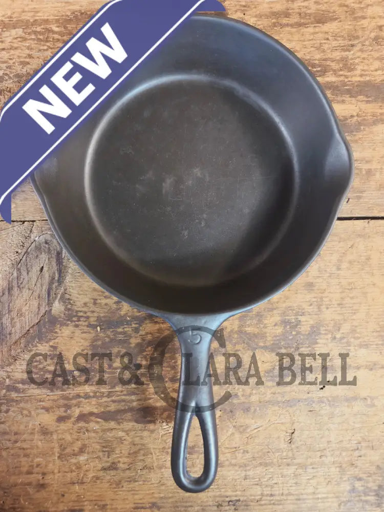 Unmarked #5 Saute Skillet with Heat Ring. An Awesome sauce pan! Looks very similar to Wagner - Skillet