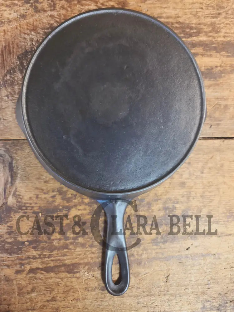 Unmarked #5 Saute Skillet with Heat Ring. An Awesome sauce pan! Looks very similar to Wagner - Skillet