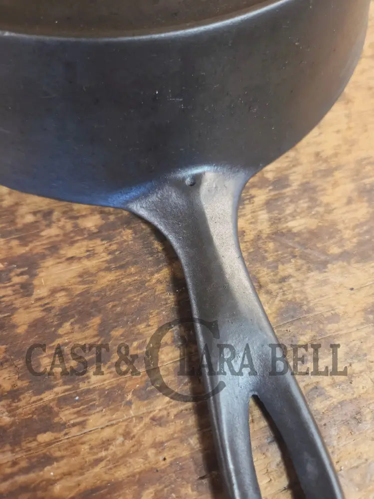 Unmarked #5 Saute Skillet with Heat Ring. An Awesome sauce pan! Looks very similar to Wagner - Skillet