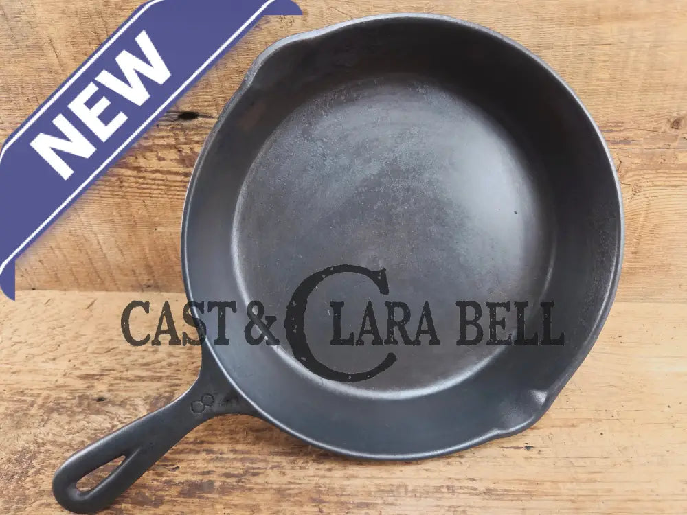Unmarked Martin Stove & Range Co. #8 Cast Iron Skillet. Versatile and elegant Skillet