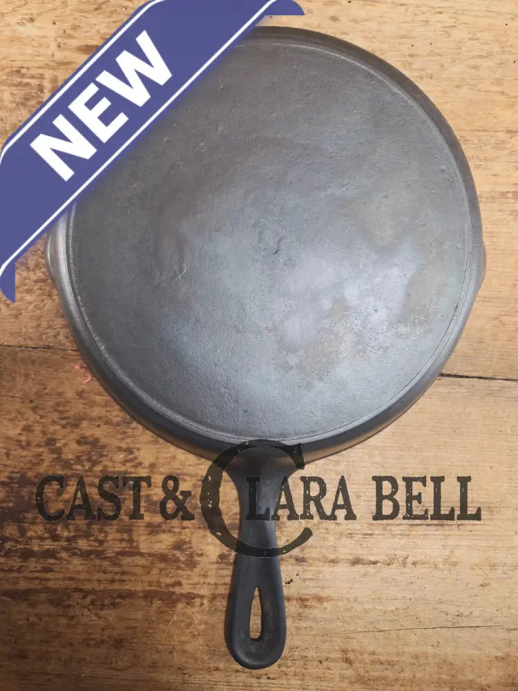 Unmarked Martin Stove & Range Co. #8 Cast Iron Skillet. Versatile and elegant Skillet