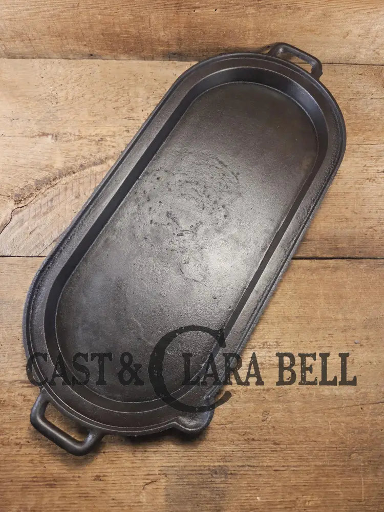 Very cool! Late 1800’s Antique Gate-marked #8 Cast Iron Griddle / Sad Iron Heater. Possibly Lodge. Great for pancakes