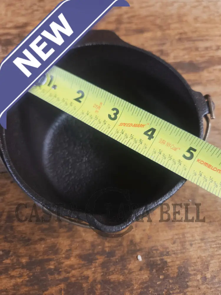 Very cool mini cast piece. 1940βs Griswold Cast Iron Patty Bowl with bailed handle. Great utility piece! - Dutch Ovens