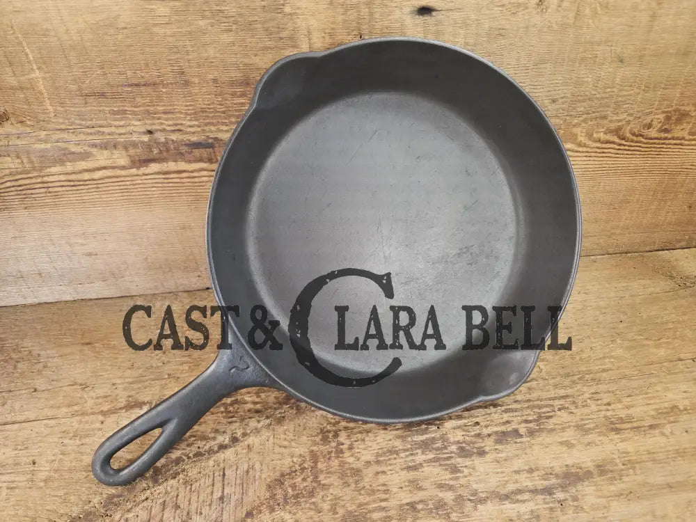Very early 1920βs Griswold #7 Skillet with Heat Ring and Large Block Logo Skillet