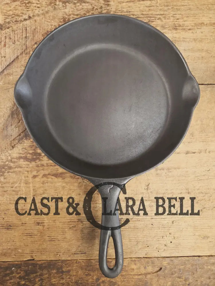 Very early 1920βs Griswold #7 Skillet with Heat Ring and Large Block Logo Skillet