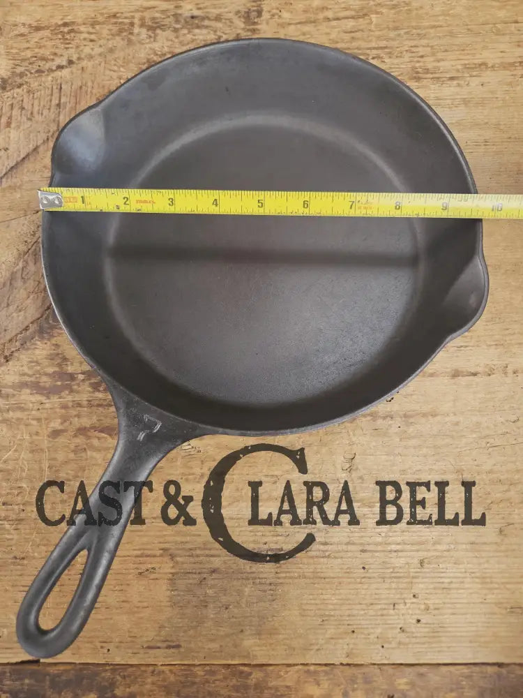 Very early 1920βs Griswold #7 Skillet with Heat Ring and Large Block Logo Skillet