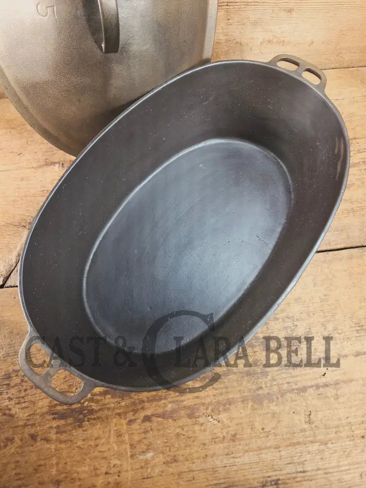 Very early Wagner #5 Nickle finish oval roaster. Beautiful patina on the outside and near perfect inside. Great bread