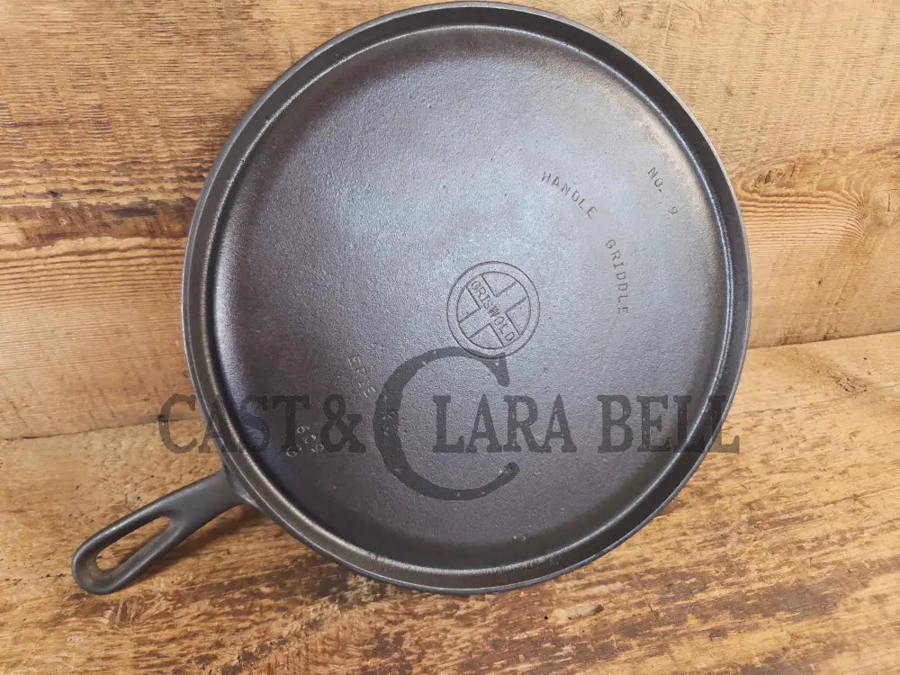 VERY handy GORGEOUS griddle! Griswold No. 9 Handled Griddle with Small Block Logo 609. Makes Great grilled cheese and