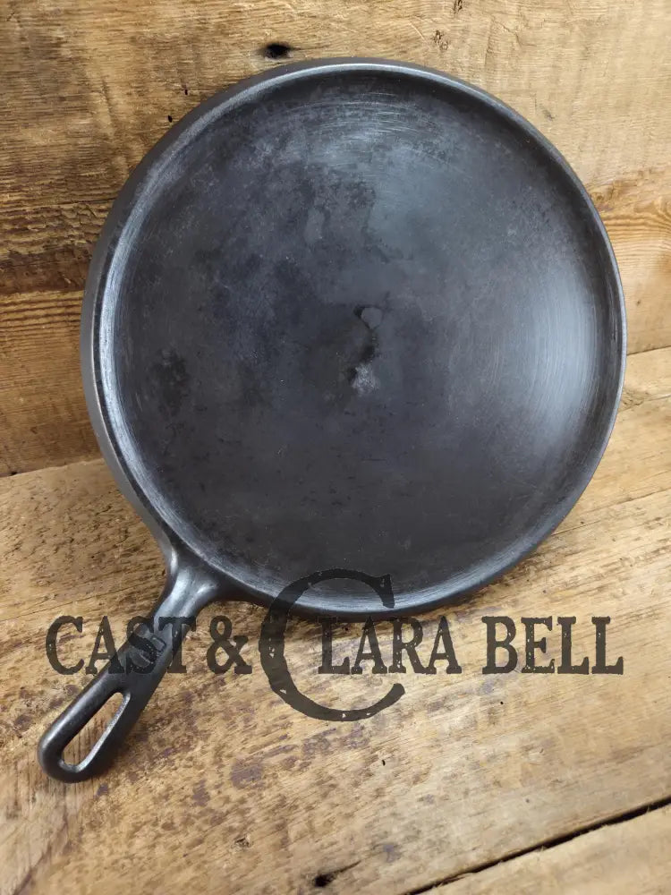 VERY handy griddle! 1930’s Griswold No. 9 Handled Griddle with Small Block Logo 609. Makes Great grilled cheese and