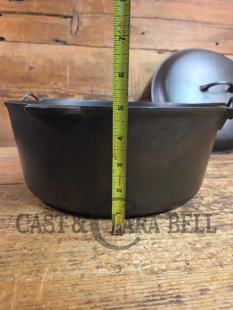 Very hard to find and HUGE! #10 Griswold made ’Puritan’ brand Dutch Oven. So unique and almost mint! Dutch Ovens
