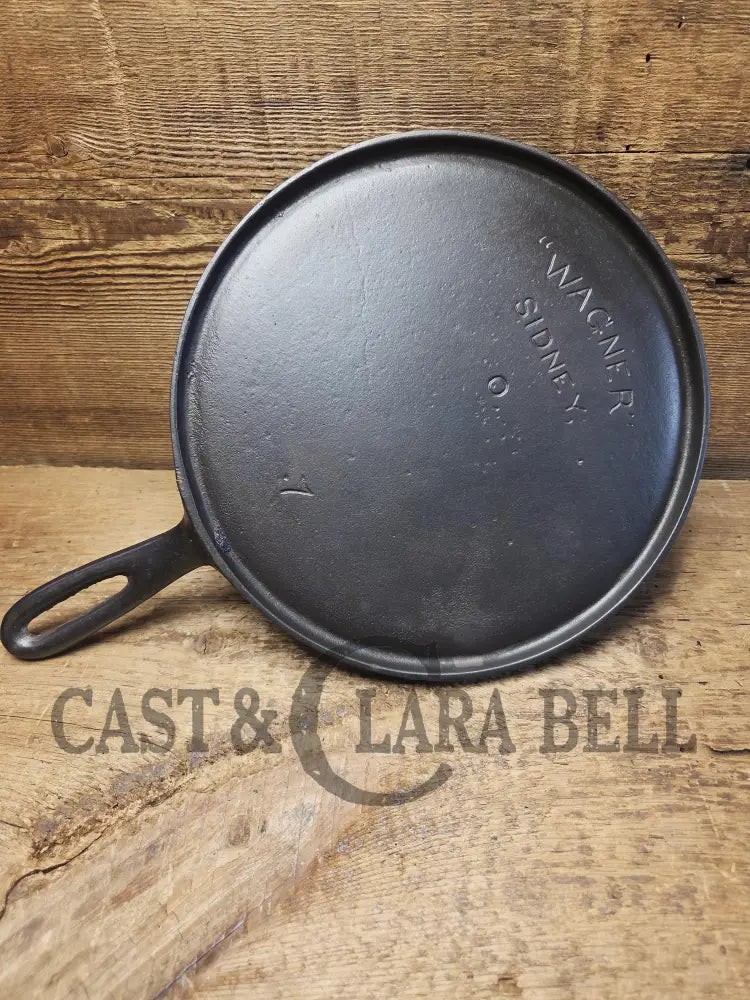 Very Hard to Find. Early 1900’s Wagner ’Arc’ Straight Logo #7 Griddle Skillet. Over 120 years old and in almost perfect
