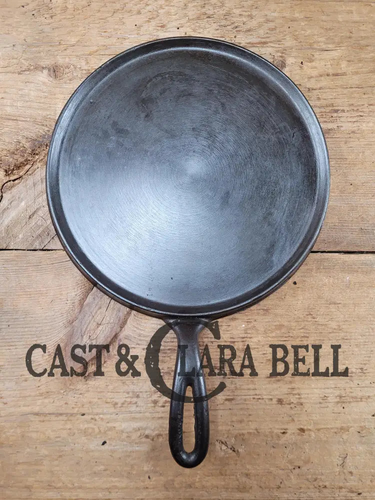 Very Hard To Find. Late 1800’S First Edition Wagner ’Arc’ Logo #8 Griddle. Great For Easy