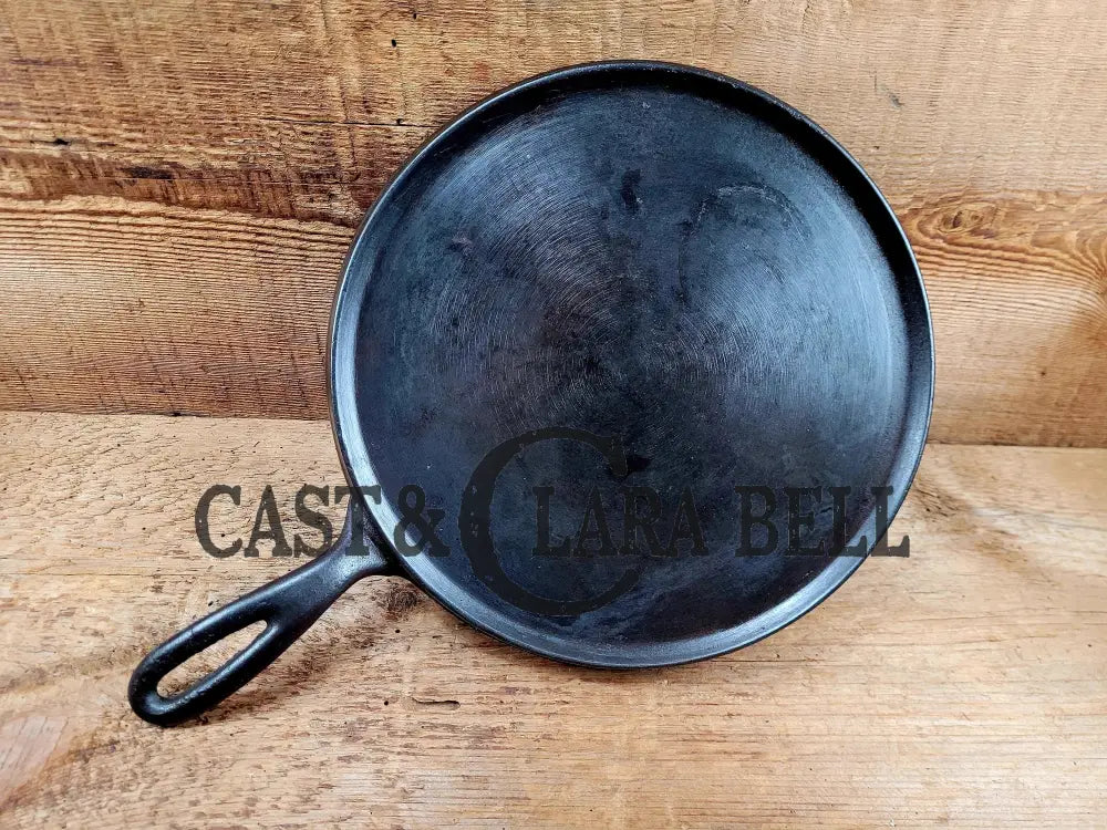 Very Hard To Find. Late 1800’S First Edition Wagner ’Arc’ Logo #8 Griddle. Great For Easy