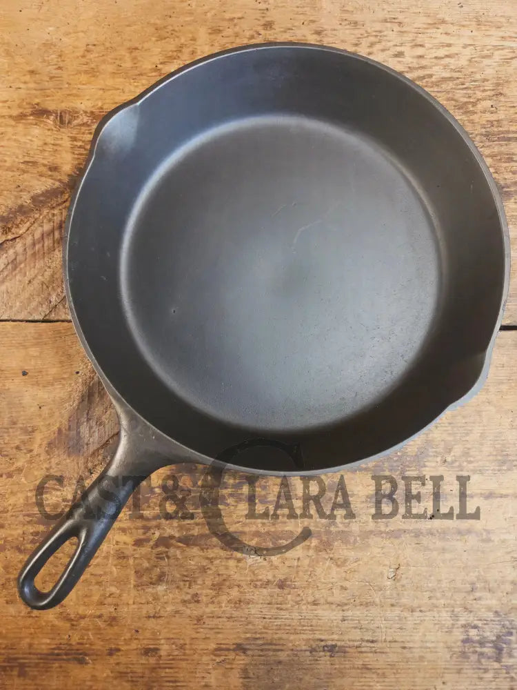 Very nice Vollrath Fully Marked #9 Skillet (c. 1920βs) Fully restored and ready to use! - Skillet