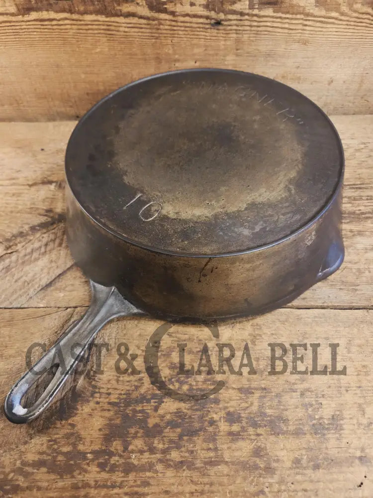 Very Rare 1890βs first series Wagner DEEP #10 Skillet. Nickel plated patina outside and black iron inside. What a