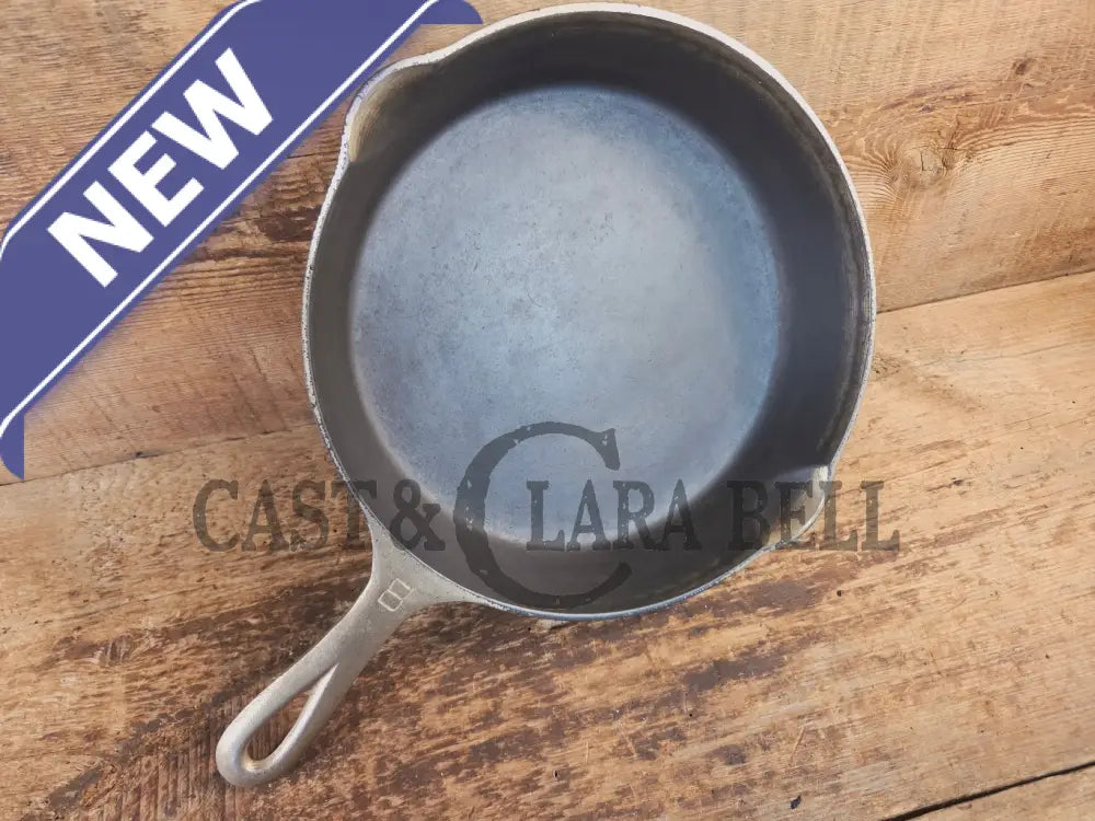Very unique! 1930βs Griswold #8 Large Block Logo 704 R Cast Iron Skillet. Inside black iron outside nickel patina