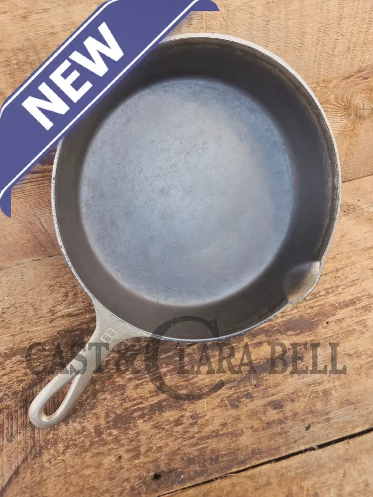 Very unique! 1930βs Griswold #8 Large Block Logo 704 R Cast Iron Skillet. Inside black iron outside nickel patina