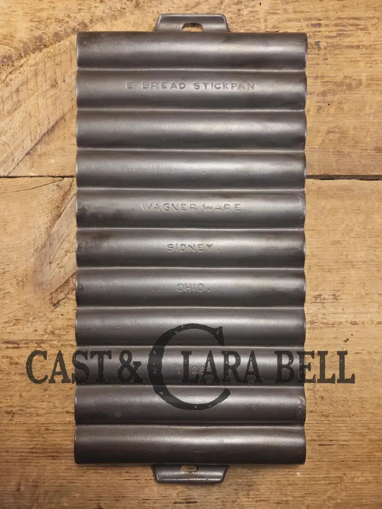 Very unique! Wagner #22 Bread Stick Gem Pan 1326 p/n. Block lettering later version. Beautiful piece!! SC24