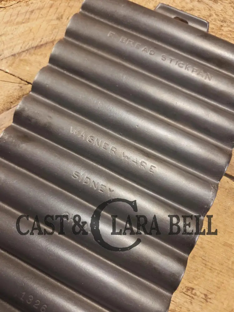 Very unique! Wagner #22 Bread Stick Gem Pan 1326 p/n. Block lettering later version. Beautiful piece!! SC24