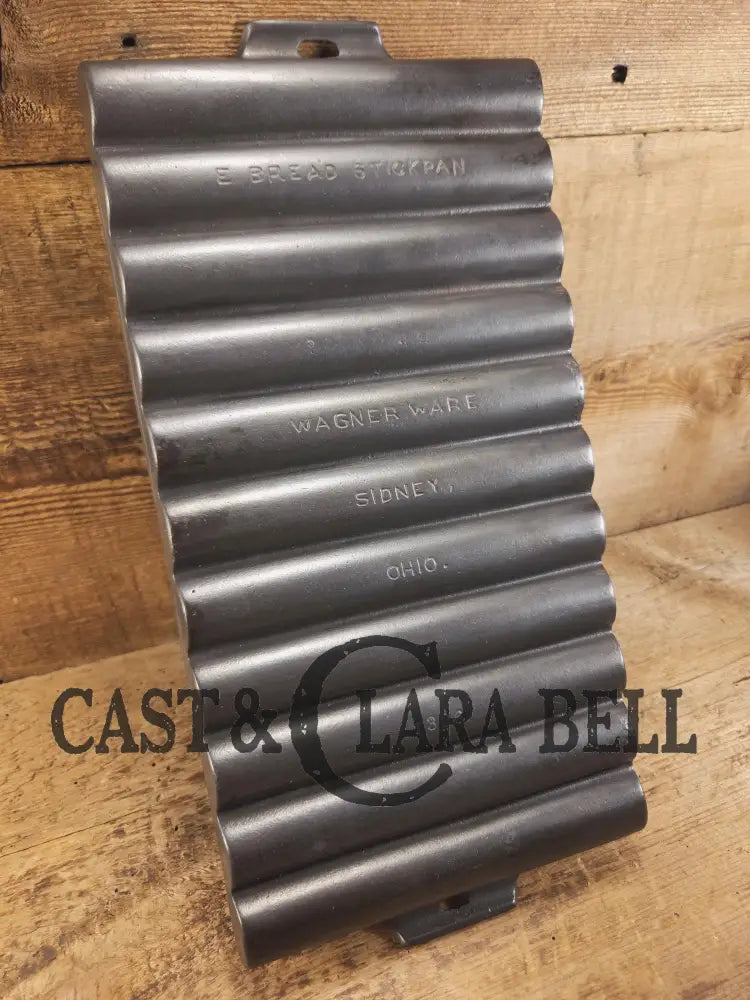 Very unique! Wagner #22 Bread Stick Gem Pan 1326 p/n. Block lettering later version. Beautiful piece!! SC24