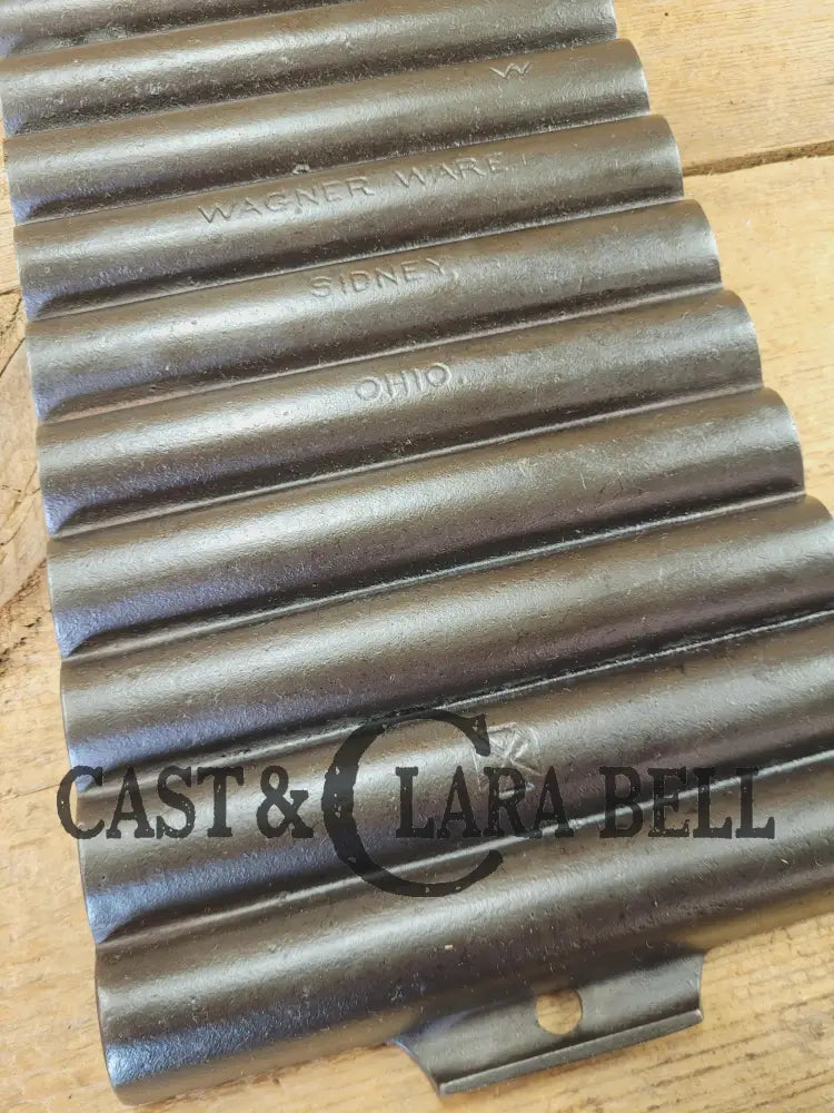 Very unique! Wagner #22 Bread Stick Gem Pan. Cross makers mark βEβ Gem Pan fully restored