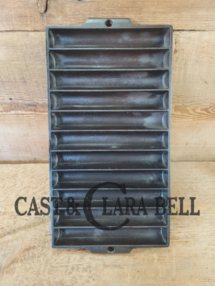 Very unique! Wagner #22 Bread Stick Gem Pan. Cross makers mark βEβ Gem Pan fully restored