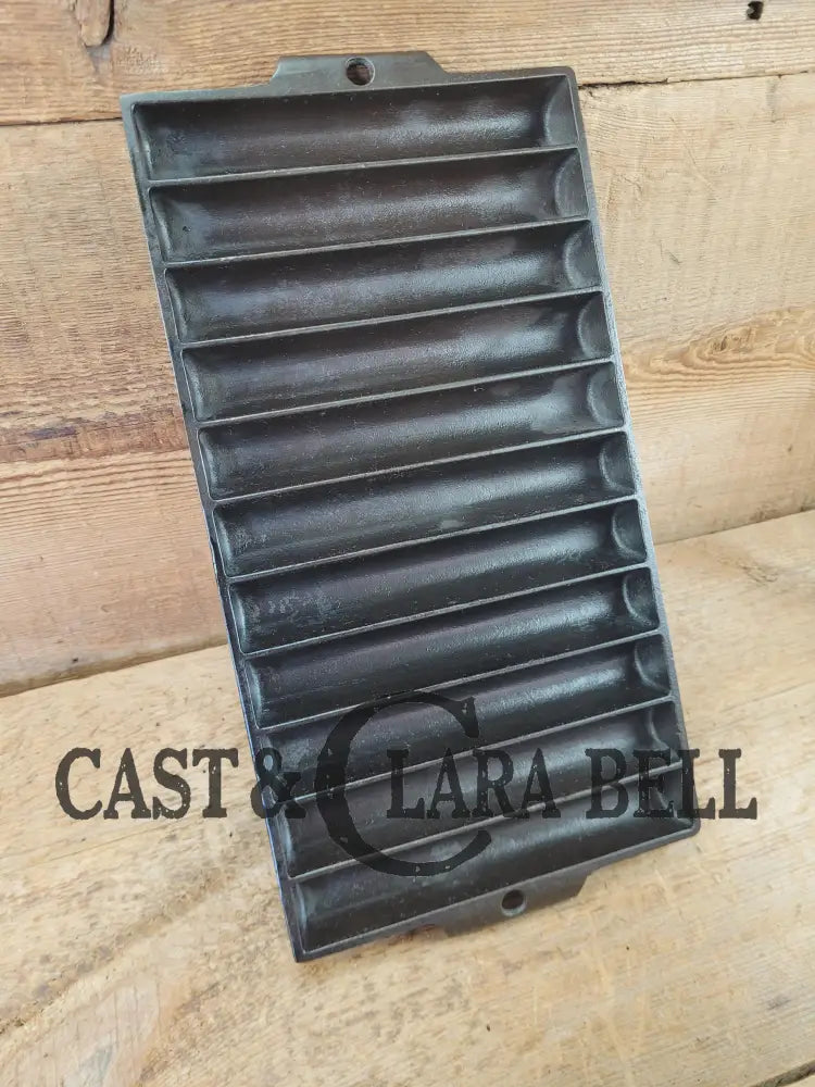 Very unique! Wagner #22 Bread Stick Gem Pan. Cross makers mark βEβ Gem Pan fully restored