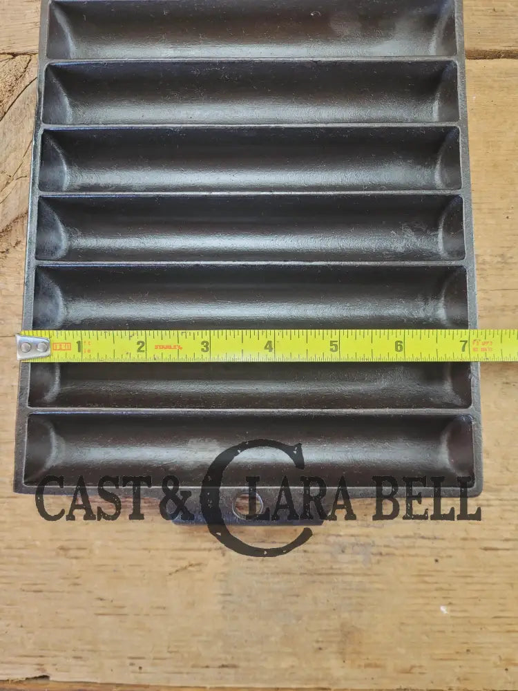 Very unique! Wagner #22 Bread Stick Gem Pan. Cross makers mark βEβ Gem Pan fully restored