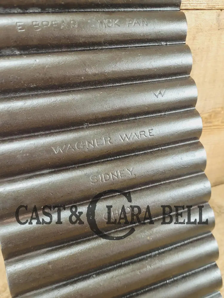 Very unique! Wagner #22 Bread Stick Gem Pan. Cross makers mark βEβ Gem Pan fully restored
