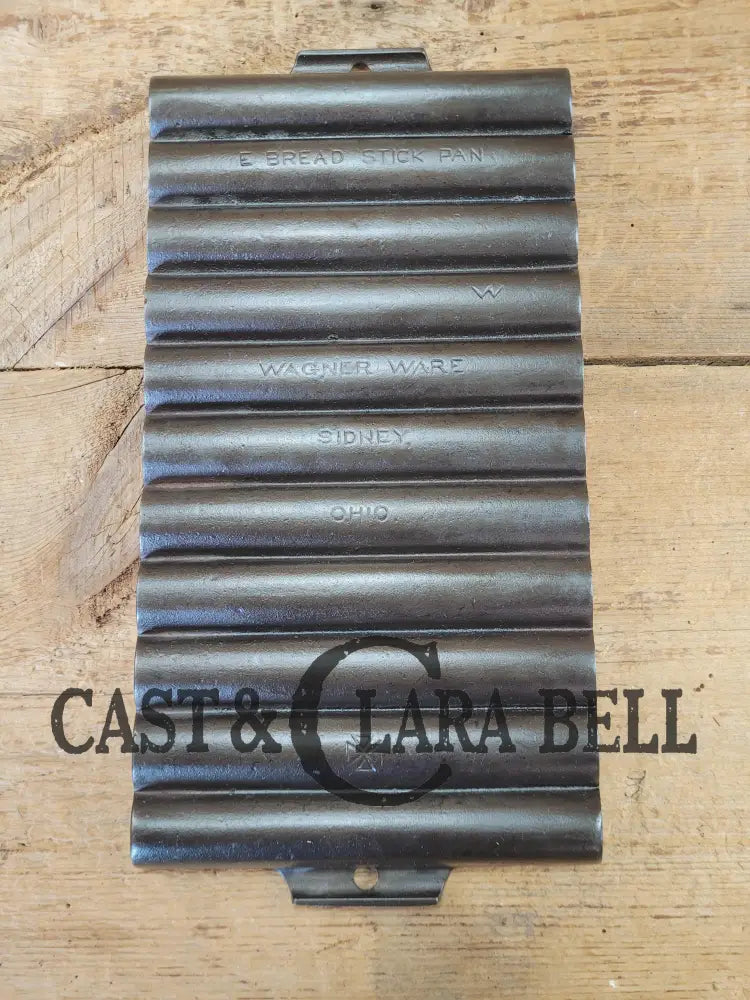 Very unique! Wagner #22 Bread Stick Gem Pan. Cross makers mark βEβ Gem Pan fully restored