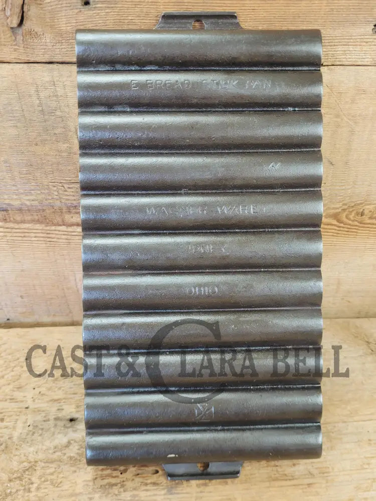 Very unique! Wagner #22 Bread Stick Gem Pan. Cross makers mark βEβ Gem Pan fully restored