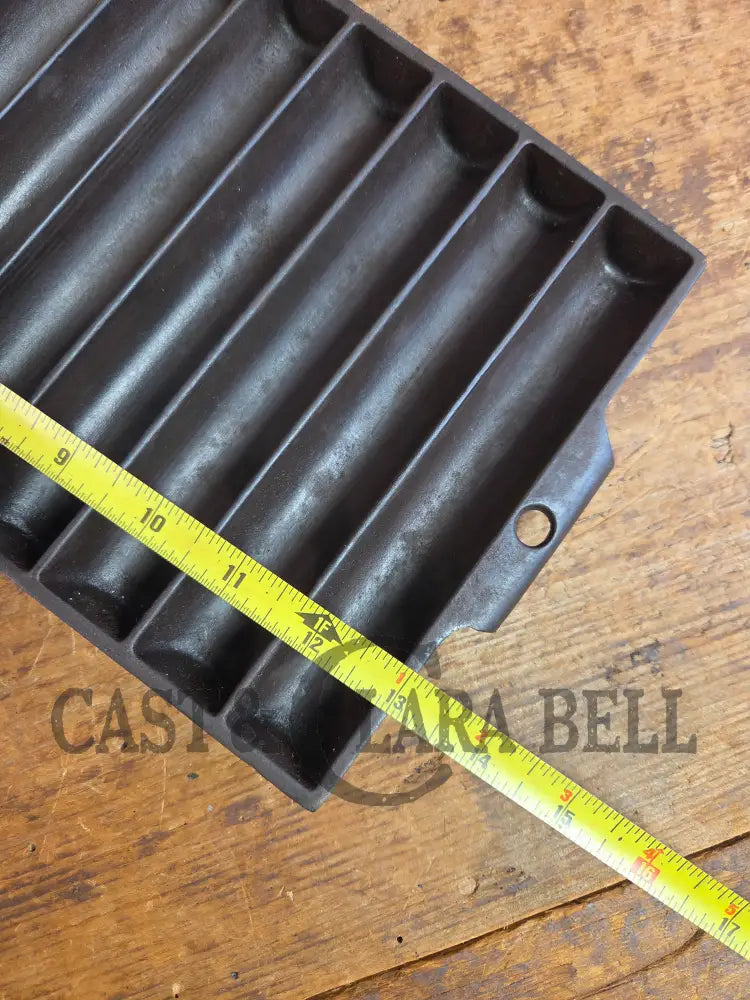 Very unique! Wagner #22 Bread Stick Gem Pan. Diamond Makers Mark ’W’ Gem Pan - Bakeware
