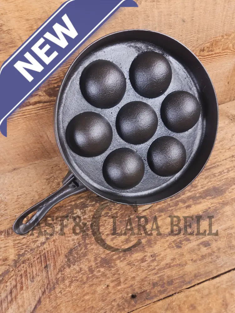 Very unique Wagner unmarked Aebleskiver with detachable handle - Skillet