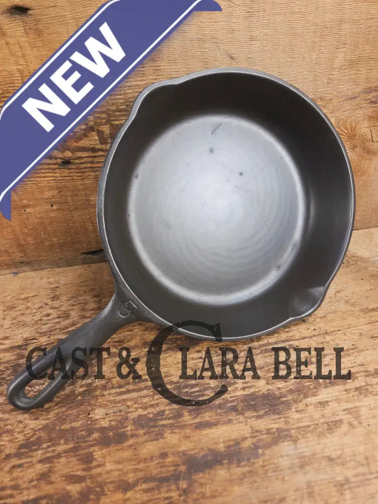 Vollrath Unmarked #5 Skillet. Circa 1950βs piece Skillet