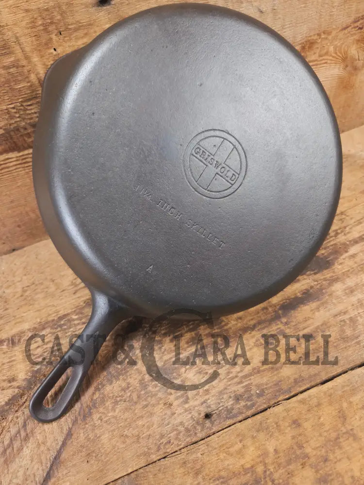 1950βs Wagner made Griswold #9 Skillet with Smooth Bottom. FANTASTIC daily cooker for gas or electric coil only. 11 1/4