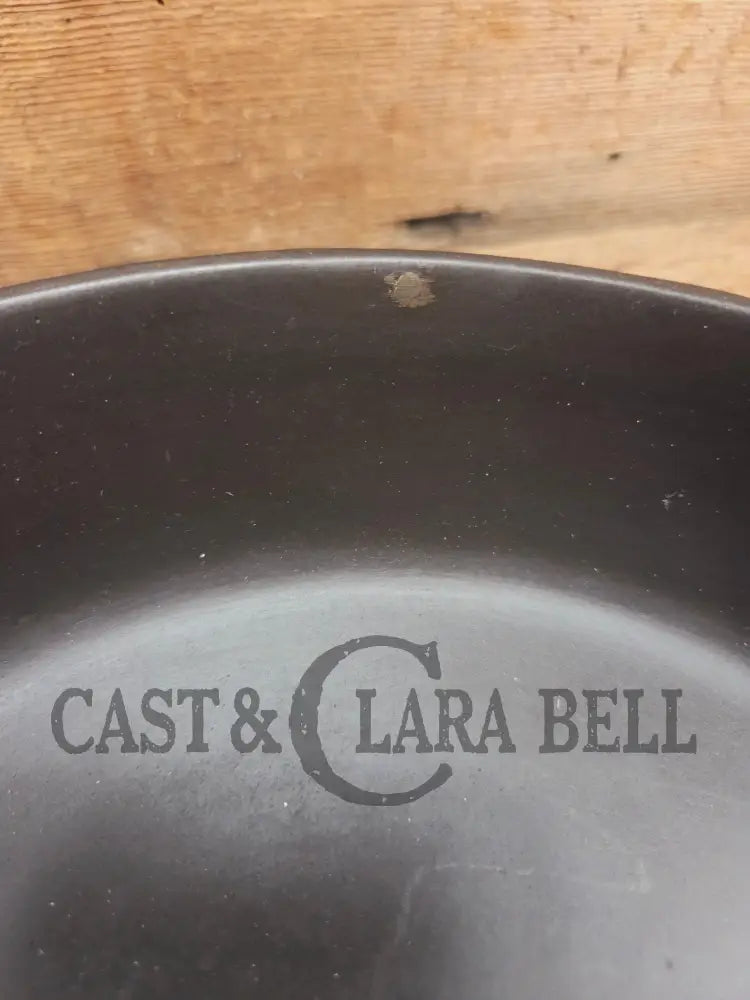 1950βs Wagner made Griswold #9 Skillet with Smooth Bottom. FANTASTIC daily cooker for gas or electric coil only. 11 1/4