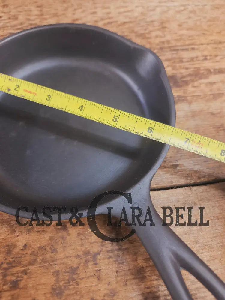 Wagner Ware #3 Cast Iron Egg Skillet with Stylized Logo and Smooth Bottom 1053 C Skillet