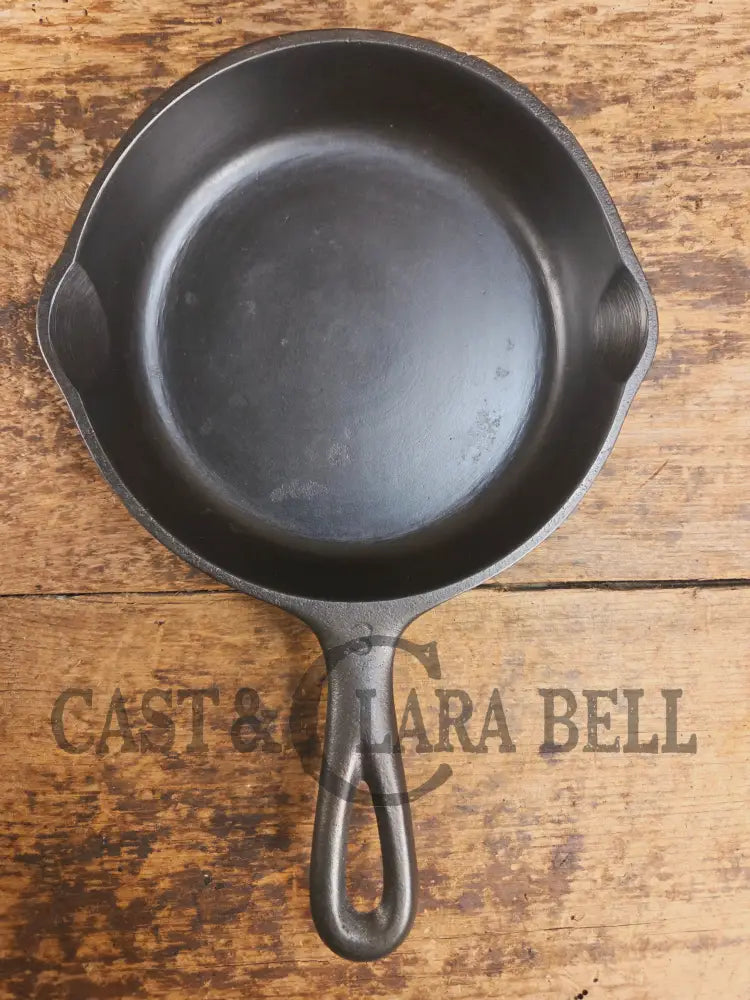 Wagner Ware #3 Cast Iron Egg Skillet with Stylized Logo and Smooth Bottom 1053 Q Skillet