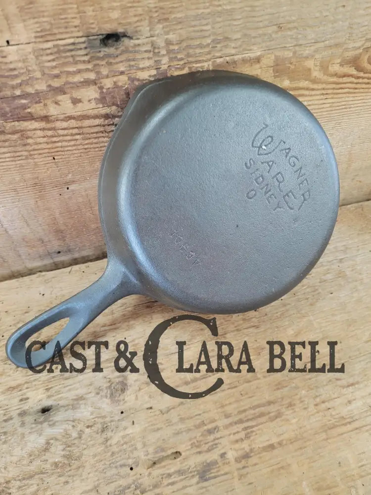 Wagner Ware #3 Cast Iron Egg Skillet with Stylized Logo and Smooth Bottom 1053 V