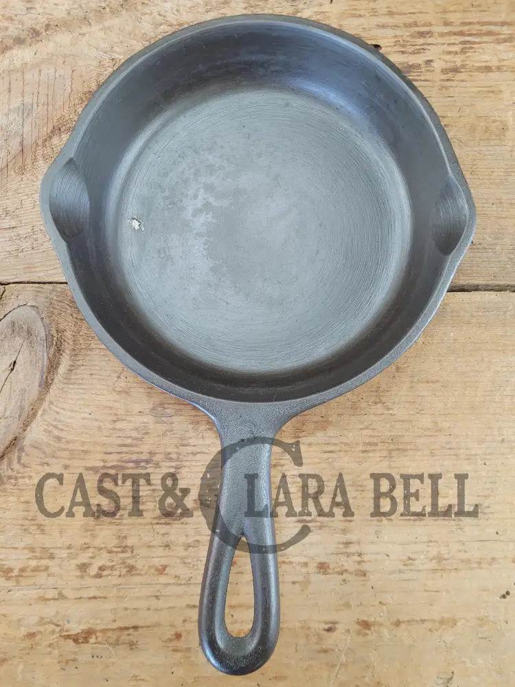 Wagner Ware #3 Cast Iron Egg Skillet with Stylized Logo and Smooth Bottom 1053 V