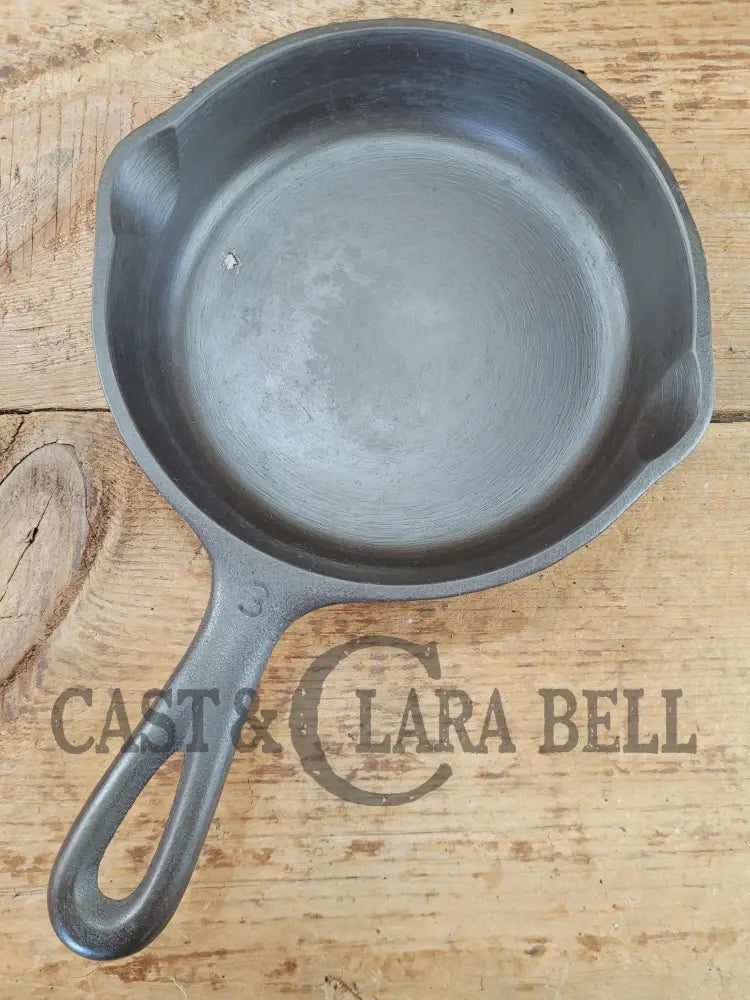 Wagner Ware #3 Cast Iron Egg Skillet with Stylized Logo and Smooth Bottom 1053 V