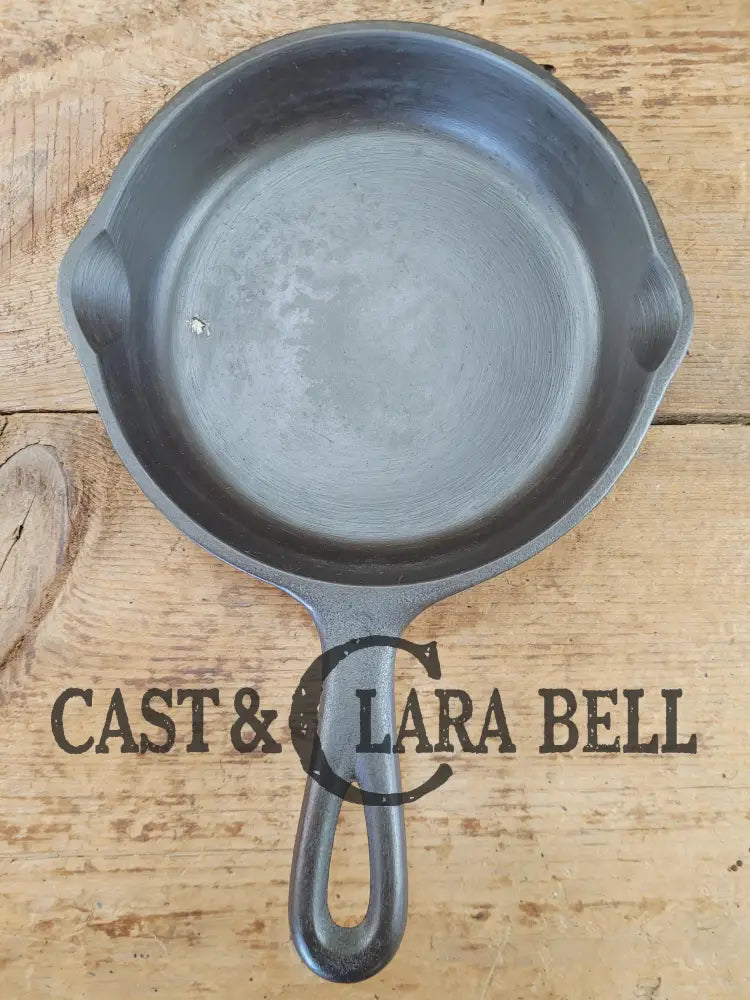 Wagner Ware #3 Cast Iron Egg Skillet with Stylized Logo and Smooth Bottom 1053 V