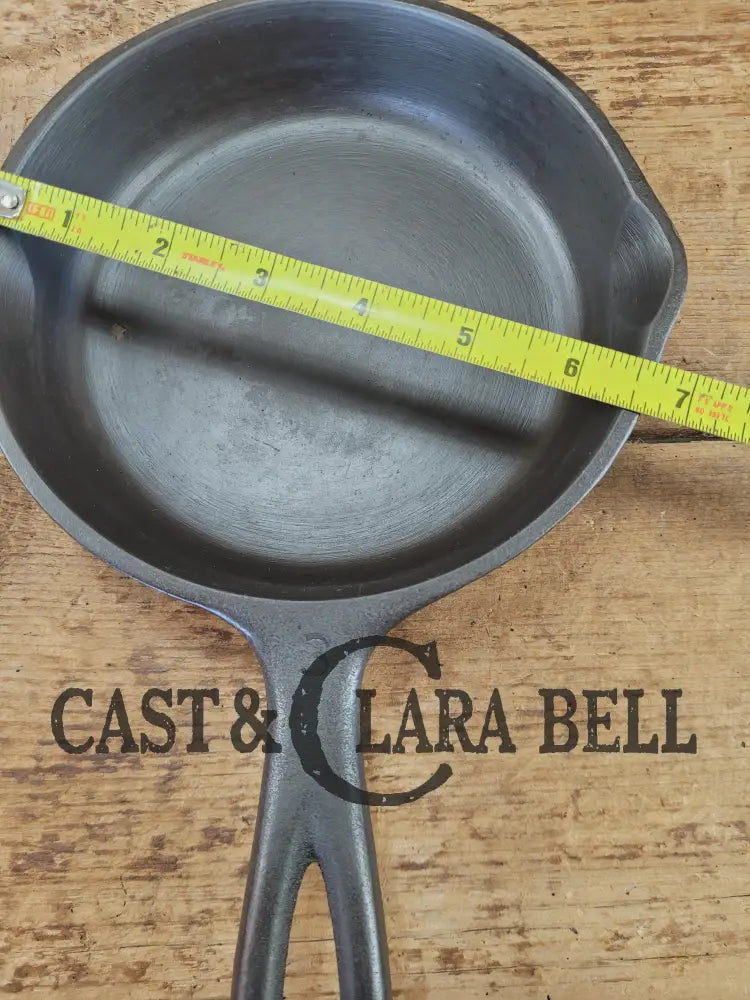 Wagner Ware #3 Cast Iron Egg Skillet with Stylized Logo and Smooth Bottom 1053 V