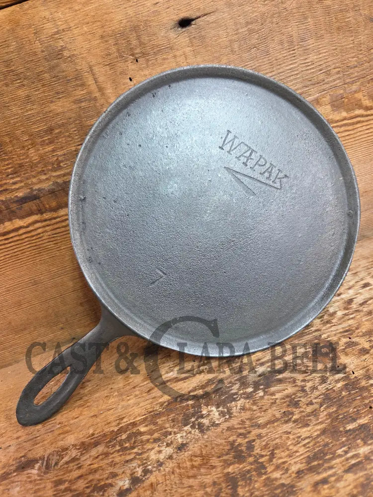 Wapak #7 Cast Iron Round Griddle. Perfect for grilled cheese and omelets Griddle