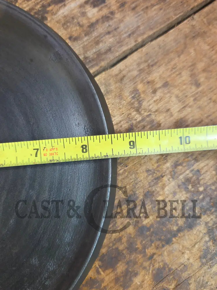 Wapak #7 Cast Iron Round Griddle. Perfect for grilled cheese and omelets Griddle